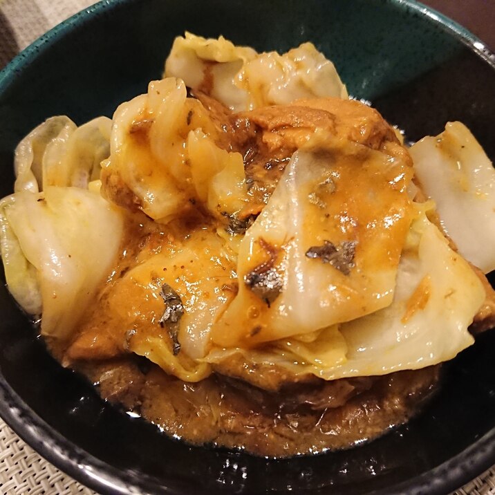 鯖みそ缶とキャベツの炒め物